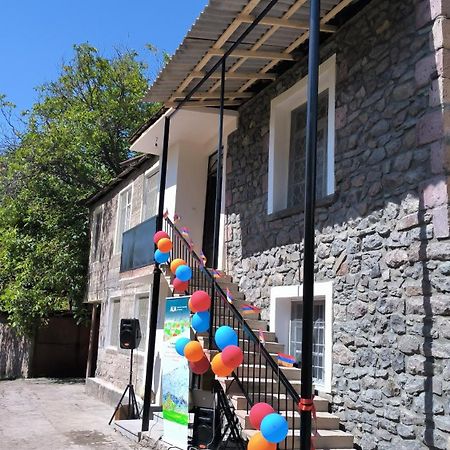 Yekhegis Legend Guest House מראה חיצוני תמונה