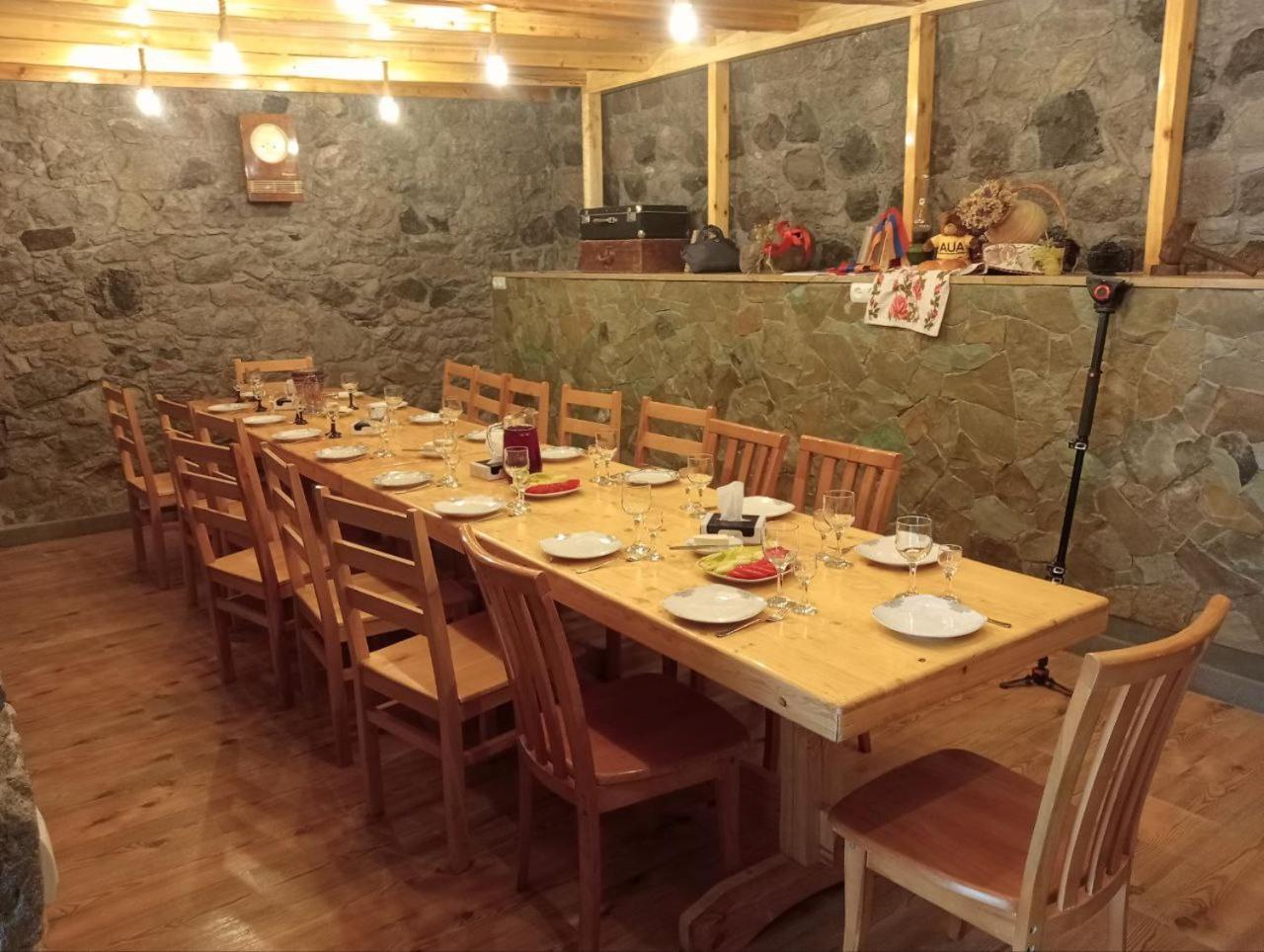 Yekhegis Legend Guest House מראה חיצוני תמונה