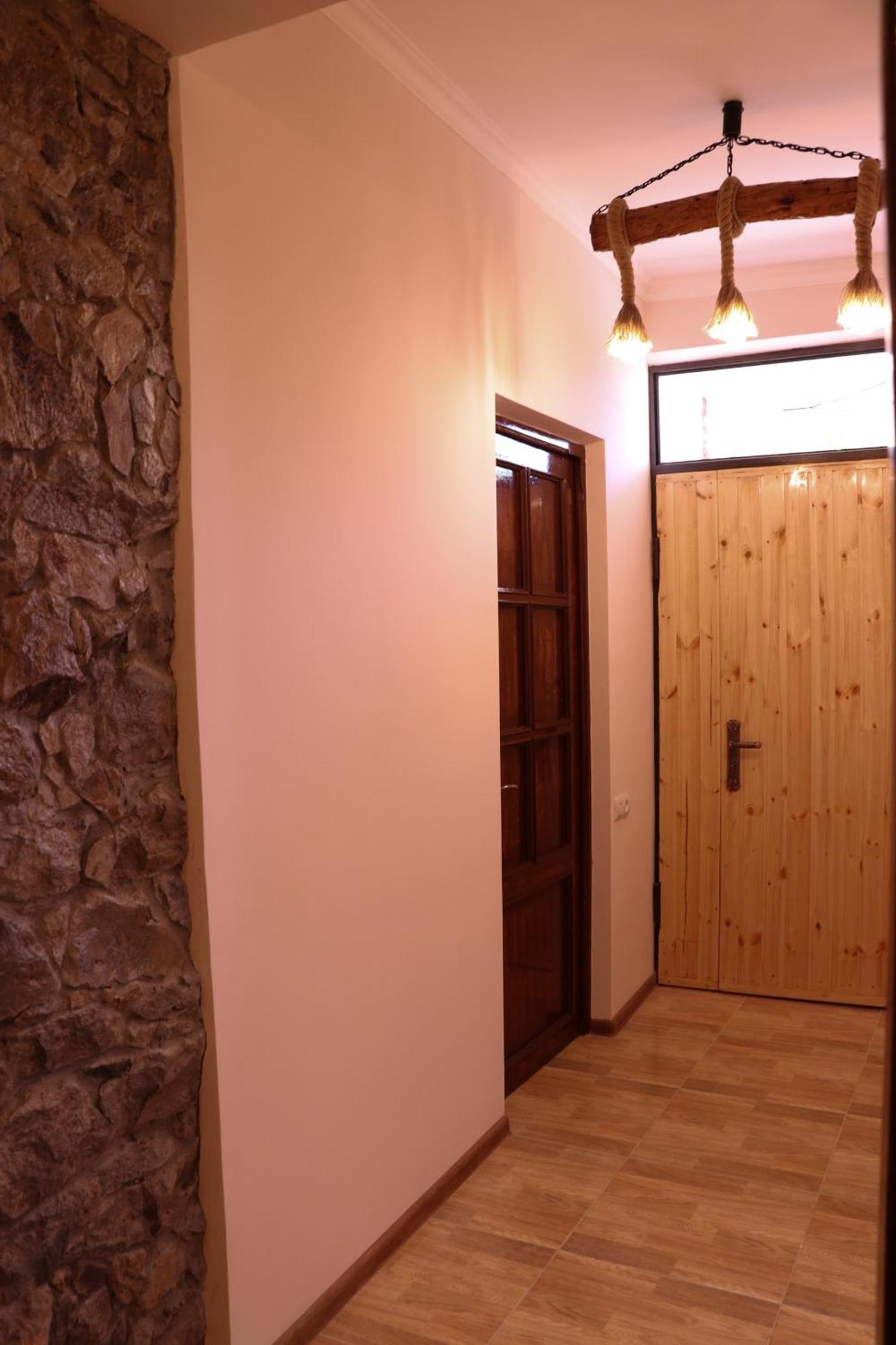 Yekhegis Legend Guest House מראה חיצוני תמונה
