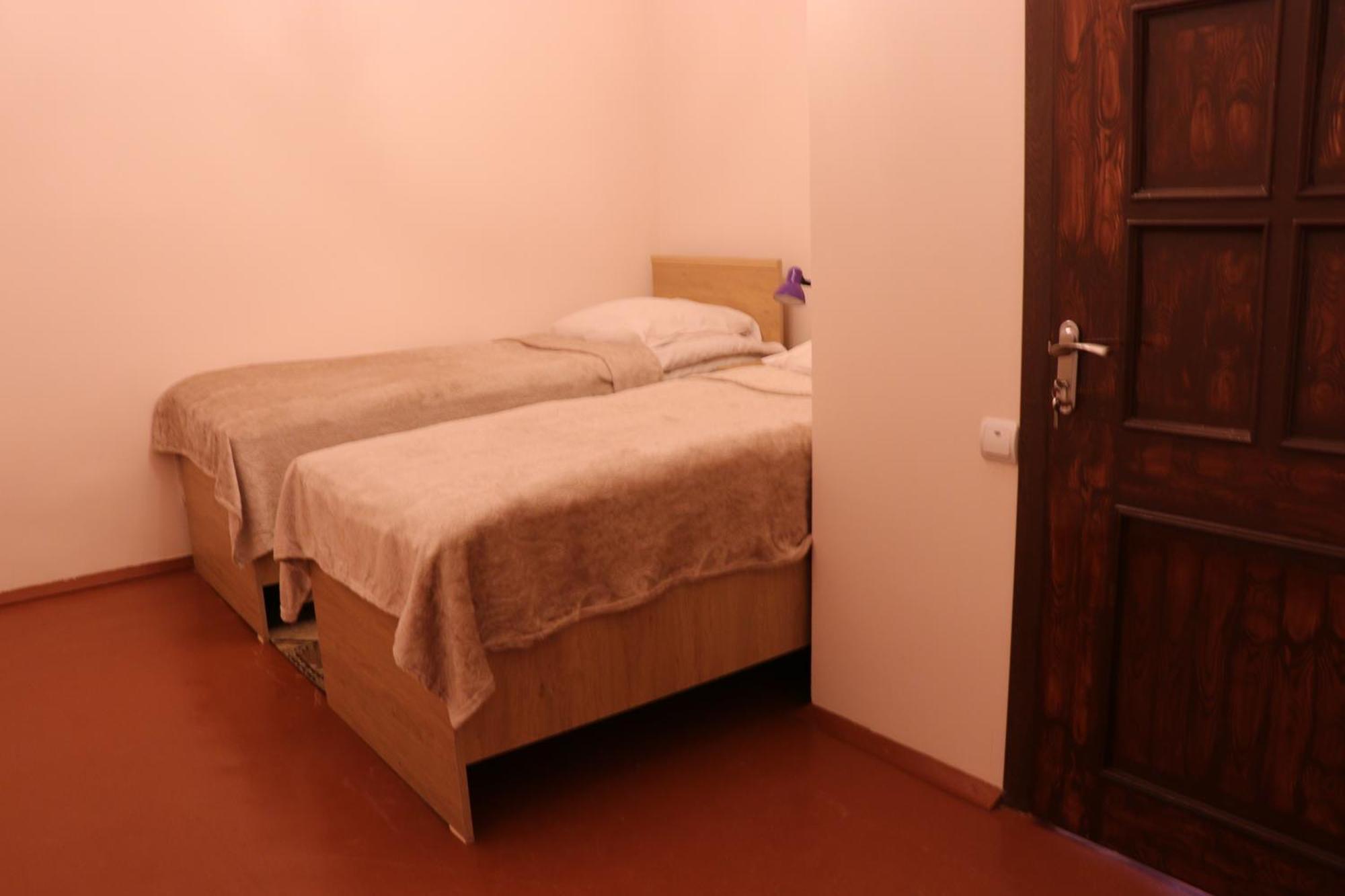 Yekhegis Legend Guest House מראה חיצוני תמונה