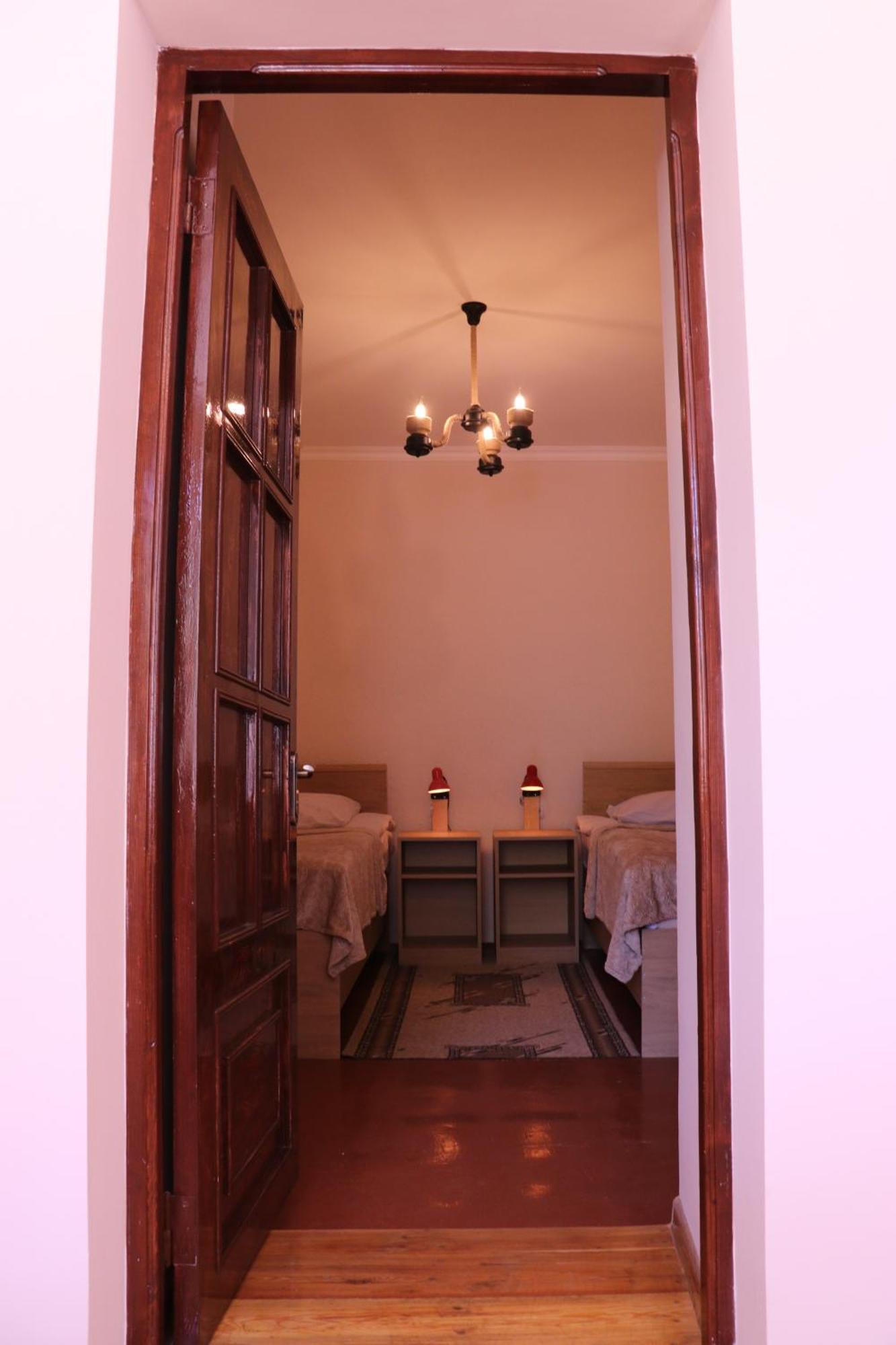 Yekhegis Legend Guest House מראה חיצוני תמונה