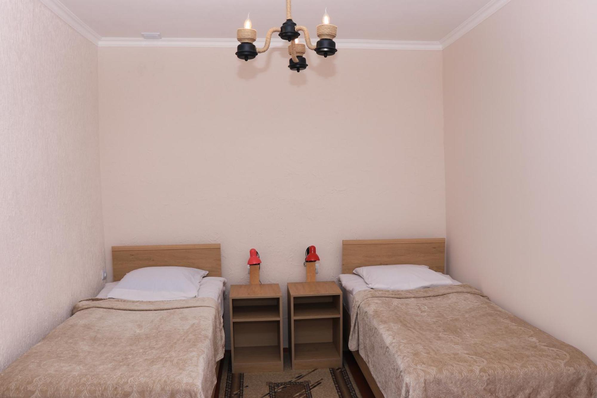 Yekhegis Legend Guest House מראה חיצוני תמונה
