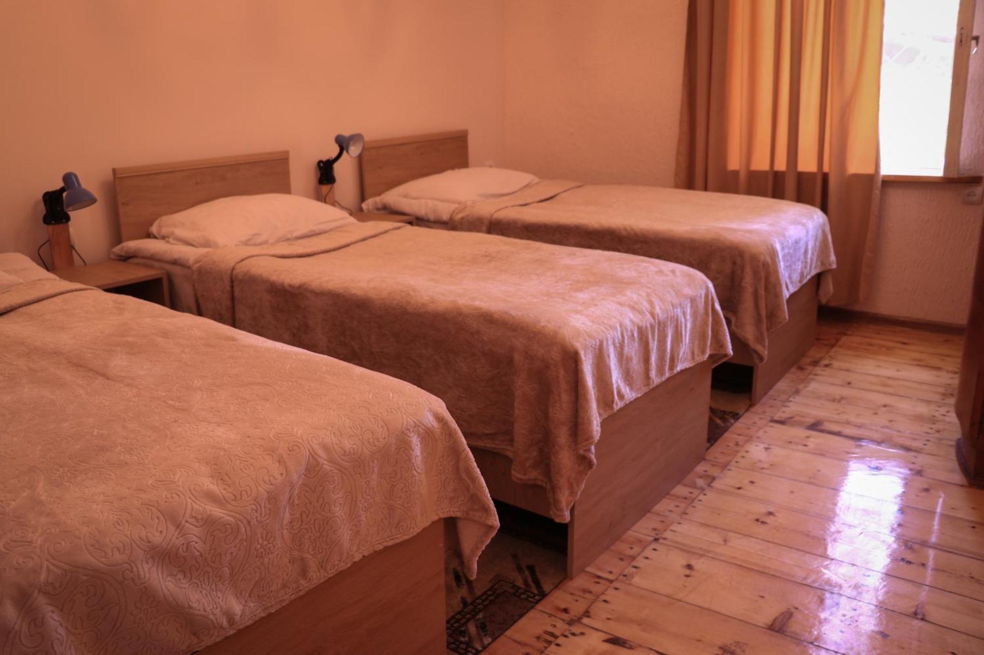 Yekhegis Legend Guest House מראה חיצוני תמונה