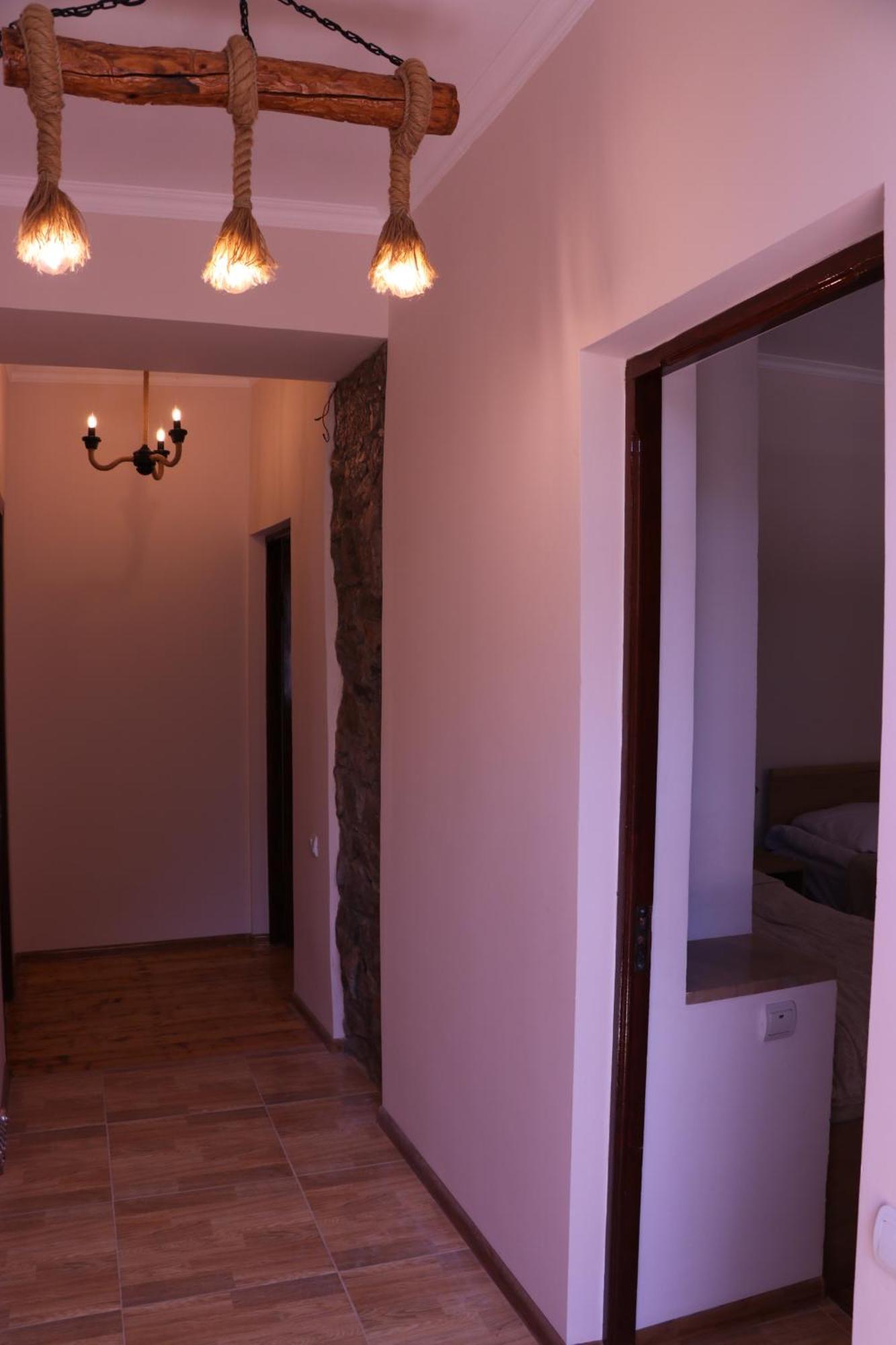 Yekhegis Legend Guest House מראה חיצוני תמונה