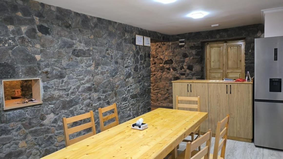 Yekhegis Legend Guest House מראה חיצוני תמונה